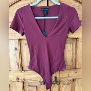 NWT House of Harlow 1960 V-Neck Burgundy Bodysuit size XS
